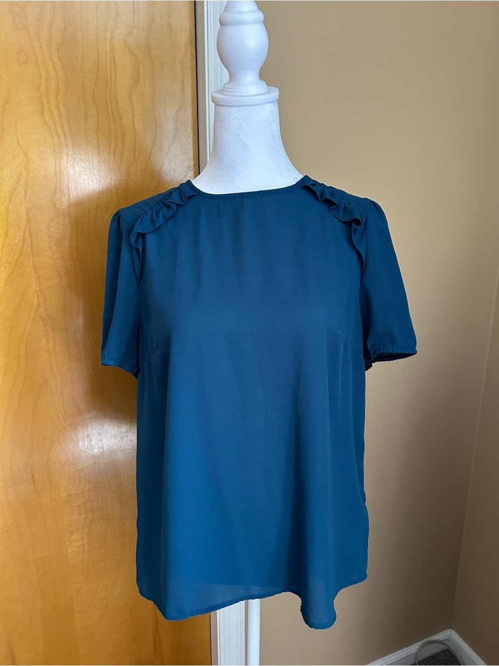 Who What Wear Teal Ruffle-Shoulder Short Sleeve Blouse